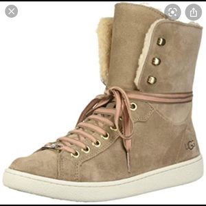 Ugg Shoes - Starland Sneakers - Suede size 8